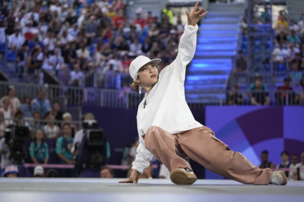 B-Girl Ami Strikes Gold for Japan