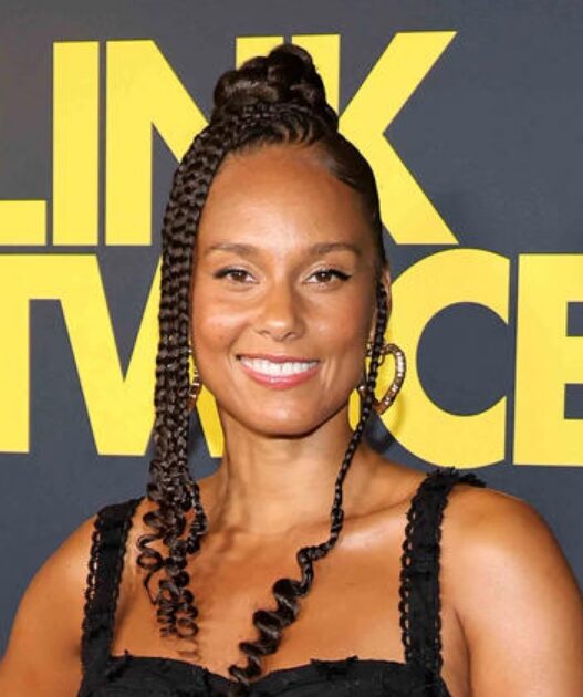 Alicia Keys Rocks Summer Suede Trend image