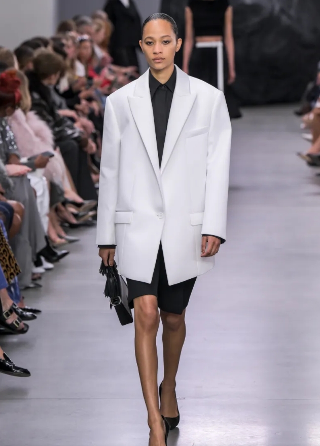 Michael Kors Showcases Rustic Elegance for Spring 2025 image 4